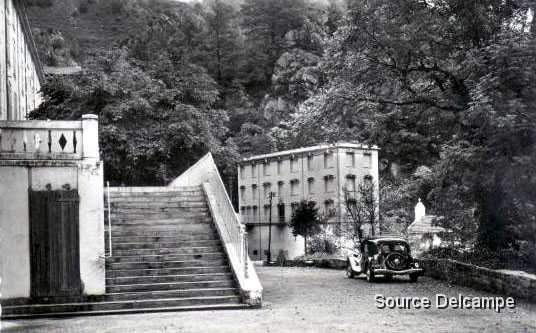 66 La Presle Chapelle et Annexe du Grand Hotel.jpg